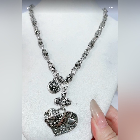 Silver Heart Pendant Necklace - Picture 1 of 1